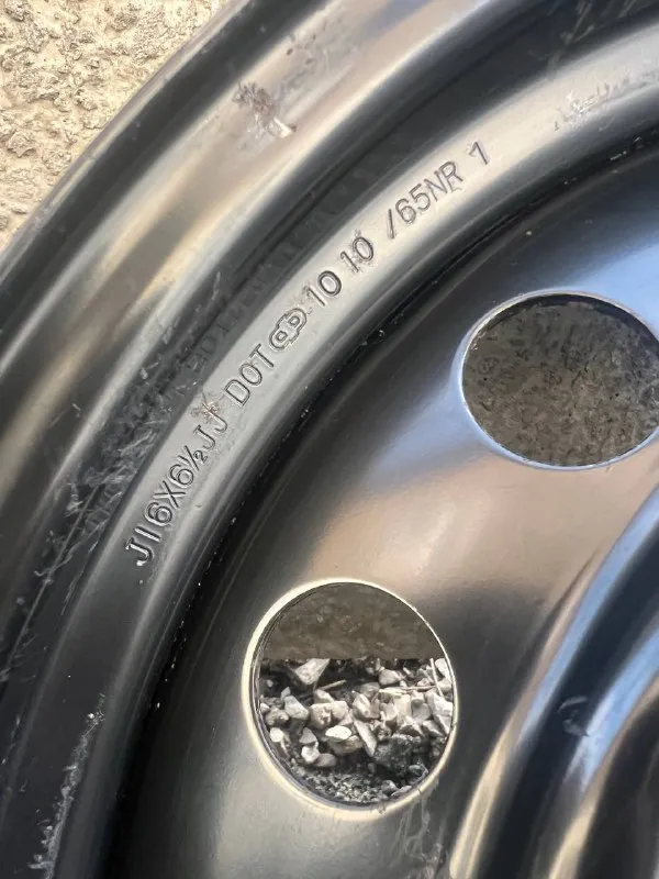 Продам: диски r-16 - 5х114.3‼️ для lancer x, asx, outlander подходят на большинство японских и корейских авто. цена: 13.000 руб (за комплект - 4.шт!) ✅ оригинальные штампы - mitsubishi (+ колпаки‼️) хaрaктeриcтики - r16, 6.5j, et-44, 5x114.3 достались с автомобилем. стояли на outlander. 📍осмотр в г. дoнецк, калининский р-н 📞🇷🇺звоните: +7 949-577-25-85 - фотография - 6