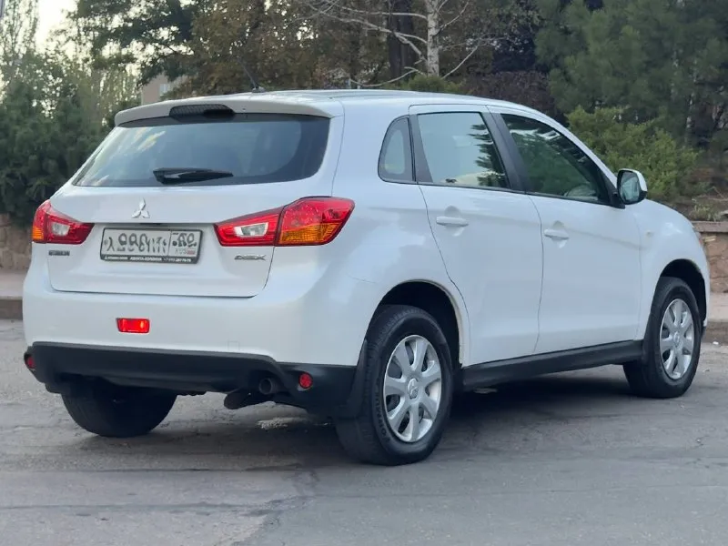 Тел. +79496447941 продам mitsubishi asx 2015г. в идеальном состоянии! по автомобилю делать не чего не надо!! готов ехать на любые проверки за ваш счёт!!! автомобиль в родном окрасе! авто без дтп! птс оригинал два владелец по птс! переоформление в мрэо комплектация двигатель 1.6 бензин привод передние коробка механика пробег 165т abs esp airbag бортовой компьютер подогрев сидений подогрев зеркал электро зеркала кондиционер, заправлен холодит! 4 стеклоподъемника два ключа хорошая резина цена 1🍋120т. р очень срочно торг !! возможно продажа в кредит - фотография - 4