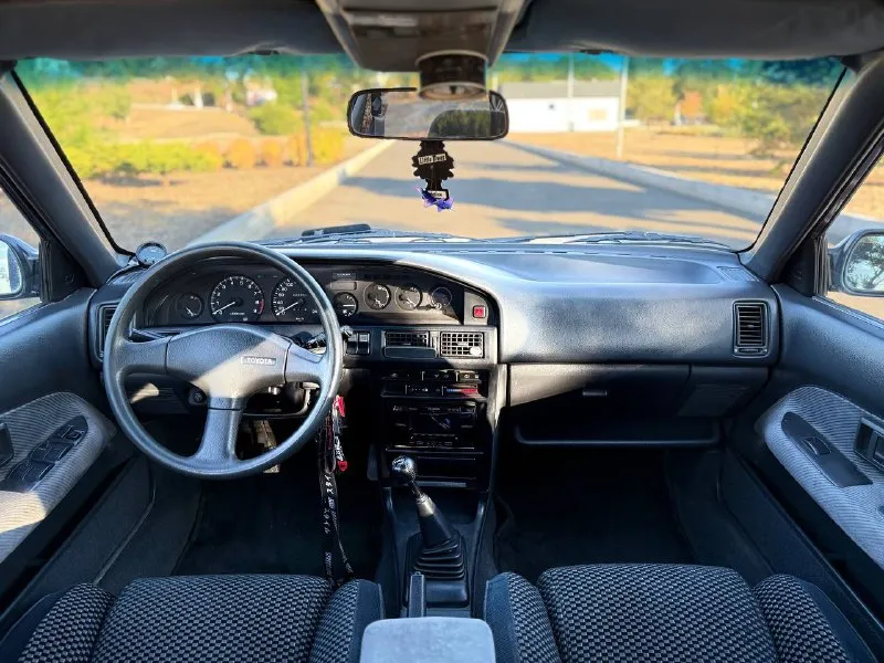🇯🇵toyota corolla gt-i 💰цена: 830 000р 🏢город: мариуполь 📅год выпуска: 1989 🗒️пробег: 26 997км. ⚙️двигатель: 1.6 180л. с. ⛽топливо: бензин ⚙️кпп: механика 📞телефон: +7-949-727-41-51 +7-918-040-99-83 +7-989-263-55-56 💾 описание: ⏳капсула времени с историей ✔️всю жизнь в одной семье ✔️4age на стероидах - 180л. с. ✔️пробег после полной реставрации 27 000км! улица шевченко 269 - фотография - 8