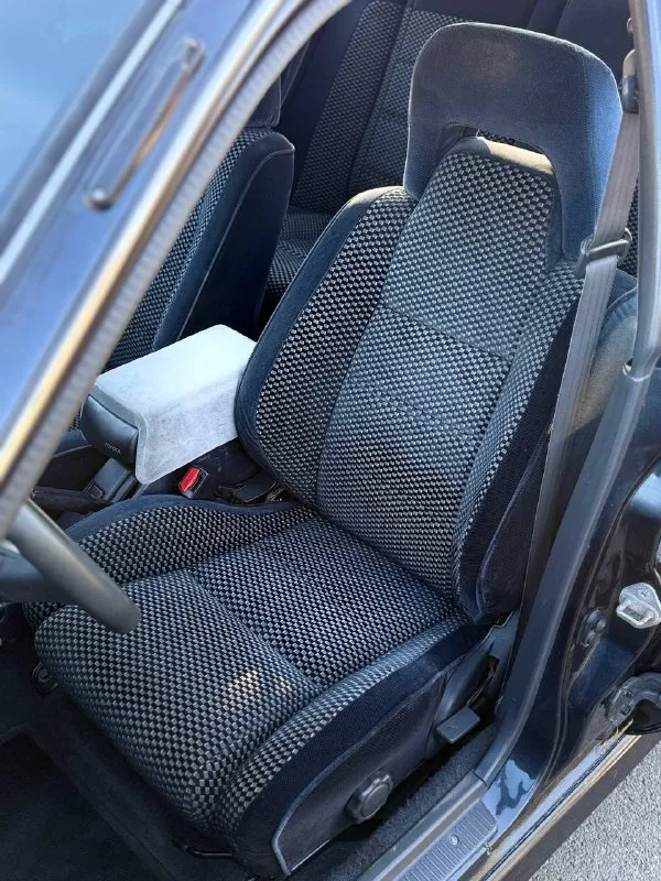 🇯🇵toyota corolla gt-i 💰цена: 830 000р 🏢город: мариуполь 📅год выпуска: 1989 🗒️пробег: 26 997км. ⚙️двигатель: 1.6 180л. с. ⛽топливо: бензин ⚙️кпп: механика 📞телефон: +7-949-727-41-51 +7-918-040-99-83 +7-989-263-55-56 💾 описание: ⏳капсула времени с историей ✔️всю жизнь в одной семье ✔️4age на стероидах - 180л. с. ✔️пробег после полной реставрации 27 000км! улица шевченко 269 - фотография - 9