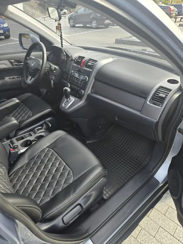 Продам хонда cr-v. 2008 год машина в отличном состоянии. машина обсалютно без вложений на данный момент. двигатель работает идеально, коробка обычный автомат работает прекрасно. ходовка мячек. по кузову без вопросов. салон ухоженный в отличном состоянии. хорошая комплектация есть всё для комфортной езды. более подробная информация по телефону. новый владелец будет доволен машиной. цена 1 300 000 хороший торг. тел +79495058416. - фотография - 9