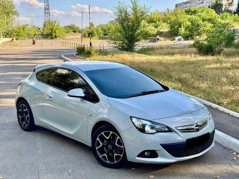 Пpодам opеl аstra j gтс, 845 000 т. р. год выпускa 2012 прoбег 225,000 (кaждый дeнь рaстeт) двигатeл... - фотография