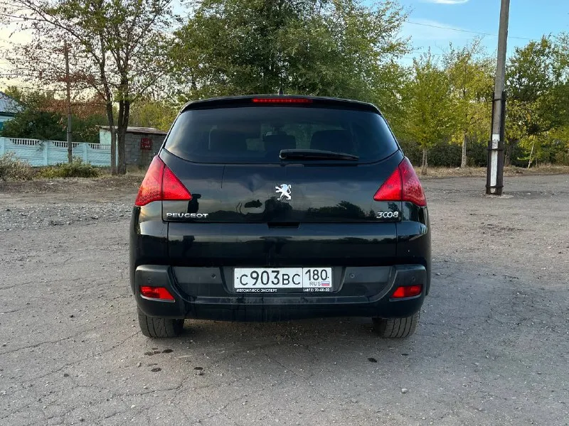 Продаю свой автомобиль peugeot 3008 2009 г. в 1.6 hdi. пробег 173 тысячи на приборке. срочная продажа. цена 550 тыс 🎁 от собственника, владею 2 года. езжу каждый день. по технике не подводит. был ремонт коробки 15 тыс. км назад. (коробка робот, простой, с одним сцеплением). масло двигатель не расходует, езжу от замены до замены ( то сделано 2 тысячи назад ). есть вопросы по лкп - слез лак, и нужно приложить руки к порогам. дно целое. осмотр макеевка +7 949 448 93 40 хорошая комплектация : подрулевое управление, парктроники, двухзонный климат, бортовой компьютер с планшетом, круиз контроль, esp, 4 стеклоподъемника, автоскладывание зеркал с электроприводом и подогревом, подрулевые лепестки, электроручник. - фотография - 5