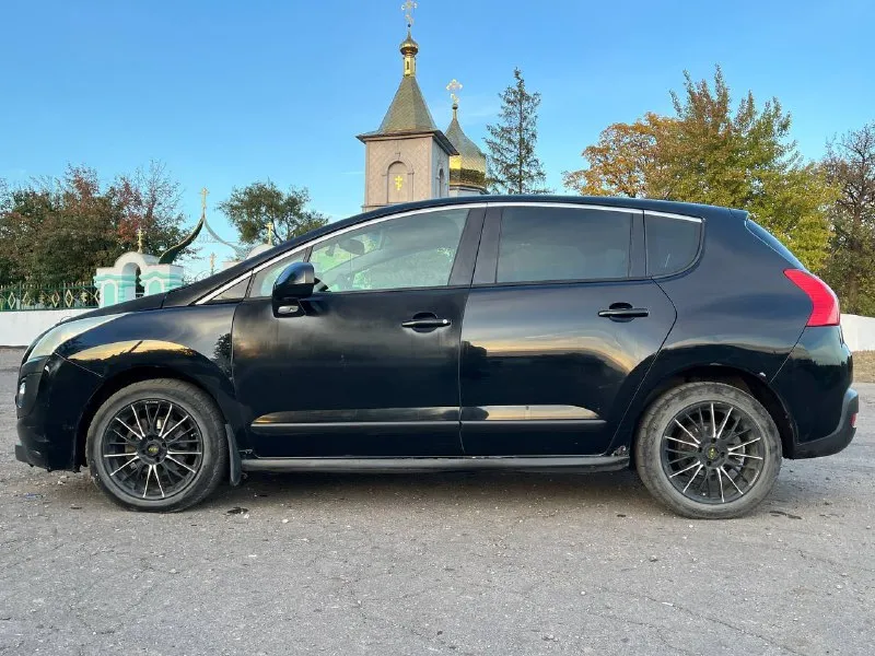 Продаю свой автомобиль peugeot 3008 2009 г. в 1.6 hdi. пробег 173 тысячи на приборке. срочная продажа. цена 550 тыс 🎁 от собственника, владею 2 года. езжу каждый день. по технике не подводит. был ремонт коробки 15 тыс. км назад. (коробка робот, простой, с одним сцеплением). масло двигатель не расходует, езжу от замены до замены ( то сделано 2 тысячи назад ). есть вопросы по лкп - слез лак, и нужно приложить руки к порогам. дно целое. осмотр макеевка +7 949 448 93 40 хорошая комплектация : подрулевое управление, парктроники, двухзонный климат, бортовой компьютер с планшетом, круиз контроль, esp, 4 стеклоподъемника, автоскладывание зеркал с электроприводом и подогревом, подрулевые лепестки, электроручник. - фотография - 6