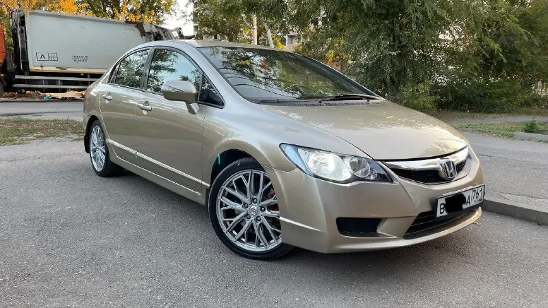 Цена: 710.000₽. торг продаю honda. civic, чистый японец с документами полный порядок любое оформление. пробег родной автомобиль в прекрасном состоянии, кузов весь ровный, без ржавчины и гнилья, дно и пороги в идеальном состояние. технически авто в очень хорошем состояние, автомобиль полностью обслужен, новая резина, на красивых дисках. двигатель работает прекрасно, ходовая в порядке, после то коробка работает отлично без каких либо нареканий. комплектация. кондиционер холодит отлично, мультируль, круиз, кожаный салон, подогрев всех сидений, все стеклоподъемники, электрозеркала с подогревом, датчик света и дождя, abs, esp, родная мультимедиа, сигнализация с автозапуском, возможен обмен, на авто дешевле, год выпуска 2007 пробег 193 к двигатель: 1.8.бензин коробка: механика 6 ступка г харцызск-макеевка тел +79495293246 наш max https://max. ru/dnr_avto_180 - фотография - 2