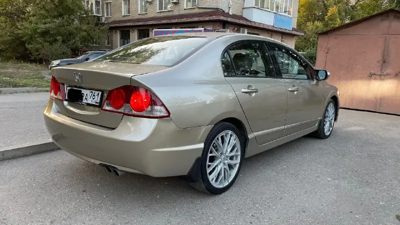 Цена: 710.000₽. торг продаю honda. civic, чистый японец с документами полный порядок любое оформление. пробег родной автомобиль в прекрасном состоянии, кузов весь ровный, без ржавчины и гнилья, дно и пороги в идеальном состояние. технически авто в очень хорошем состояние, автомобиль полностью обслужен, новая резина, на красивых дисках. двигатель работает прекрасно, ходовая в порядке, после то коробка работает отлично без каких либо нареканий. комплектация. кондиционер холодит отлично, мультируль, круиз, кожаный салон, подогрев всех сидений, все стеклоподъемники, электрозеркала с подогревом, датчик света и дождя, abs, esp, родная мультимедиа, сигнализация с автозапуском, возможен обмен, на авто дешевле, год выпуска 2007 пробег 193 к двигатель: 1.8.бензин коробка: механика 6 ступка г харцызск-макеевка тел +79495293246 наш max https://max. ru/dnr_avto_180 - фотография - 4