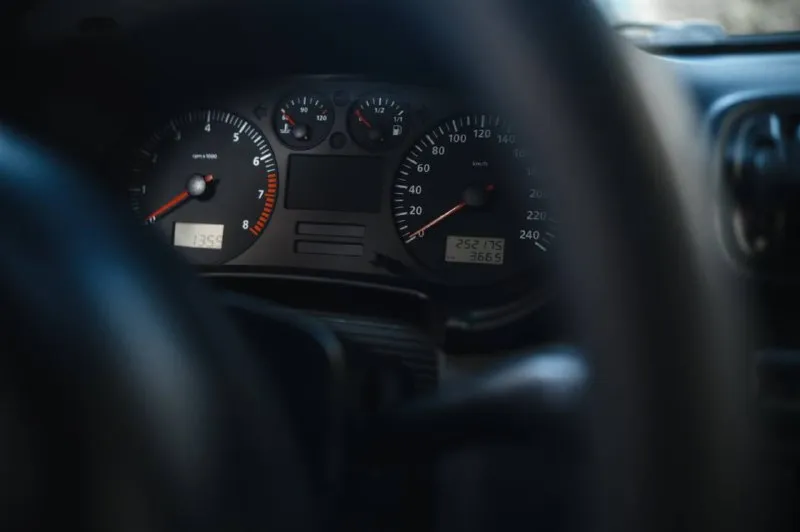 Seat leon mk1, 2001г. механика. 252тыс пробега. газ/бенз цена 380тыс машина обслужена. вопросы только по внешнему виду. не было времени заниматься подкрасом. технически сел и езжай. двигатель был откапитален от и до на 200тыс пробега. осмотр г. донецк/шахтерск +79495836219 📲 tg: @sagunov_creator 📞 звоните: +7(949)5836219 - фотография - 3