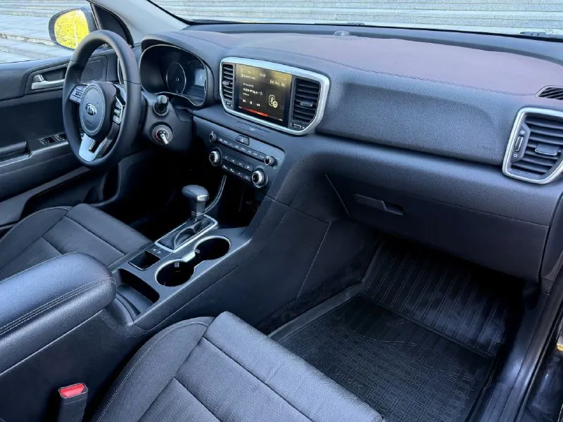 Kia sportage 2021 рестайлинг, 2.4 автомат, 79000 км. отличное состояние, обслужен. отличный кроссовер с нормальным мотором, не путайте с 2.0. возможно оформление в кредит. возможен обмен. более детальная информация по телефону. цена - 2.180.000 р. +79494041233 - фотография - 10
