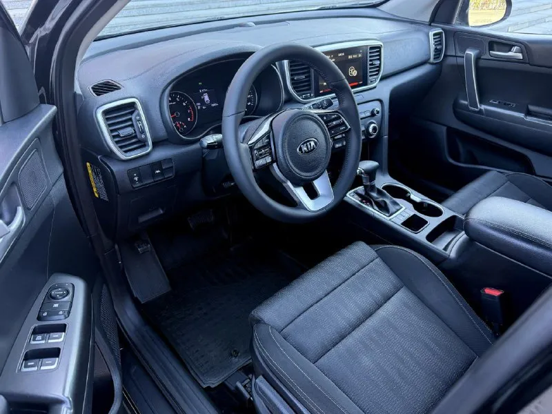 Kia sportage 2021 рестайлинг, 2.4 автомат, 79000 км. отличное состояние, обслужен. отличный кроссовер с нормальным мотором, не путайте с 2.0. возможно оформление в кредит. возможен обмен. более детальная информация по телефону. цена - 2.180.000 р. +79494041233 - фотография - 7