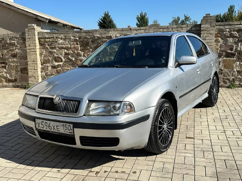 Продам skoda octavia tour объём 1.6 год выпуска 2008 пробег 208 000 тысячи в хорошем состоянии двигатель работает идеально, не дымит, не троит, масло не ест, кузов без гнили, ржавчин, вмятин, коробка работает идеально, по комплектации имеется климат контроль заправлен работает бортовой компьютер лэ стекло подъёмники и многое другое цена 515 000 +79494581808 📞 звоните: +7(949)4581808 - фотография - 2