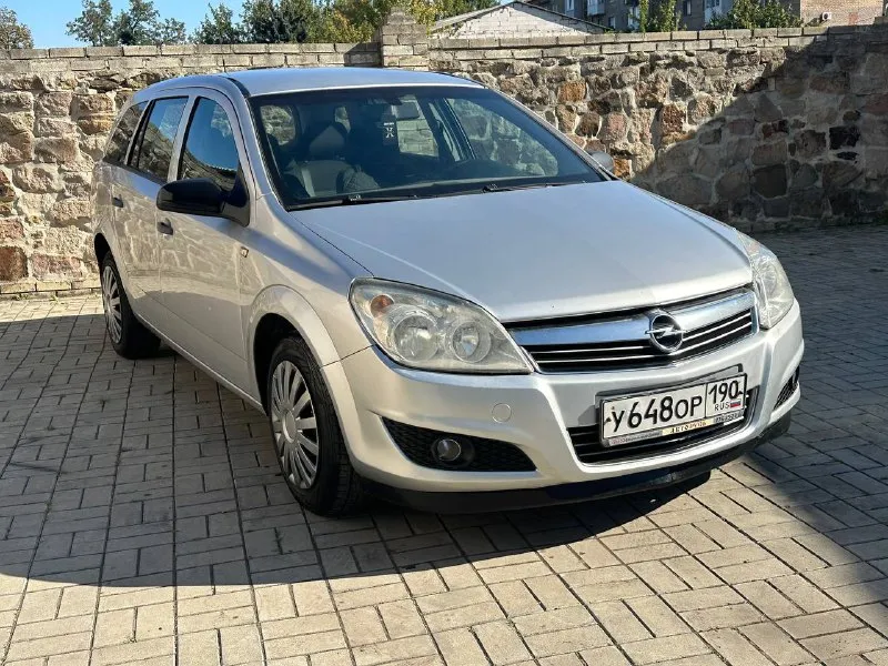 Продам opel astra h универсал объем 1.6 механика пробег 194000 год выпуска 2008 в идеальном состоянии без ржавчины, гнили, вмятин, двигатель не дымит, не троит, масло не ест, по комплектации имеется кондиционер заправлен работает бортовой компьютер эл стеклоподъемники и многое другое цена 515 000 +79493943583 📞 звоните: +7(949)3943583 - фотография - 2
