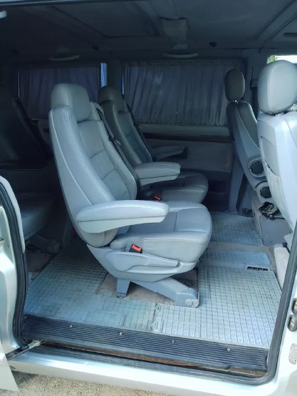 Mercedes vito,2,3 турбо 98 л. с. мкпп, 1998г. в. заводской v-класс, птс оригинал, два ключа. кузов в отличном состоянии, антикор по днищу и скрытым полостям, салон целый, сидения кожа, рабочий кондиционер, два люка, круиз-контроль, электростеклоподъёмники, по подвеске :новые передние стойки в сборе с опорными и пружинами, задние амортизаторы, тормозные диски с колодками перед и зад, ручник работает, сзади пневма, держит хорошо. двигатель простой с рядным тнвд, новая турбина. зимняя резина с-шка практически новая. в птс собственник я, ограничений нет. цена 850000.телефон+7 949 319-98-21 📞 звоните: +7(949)3199821 - фотография - 2