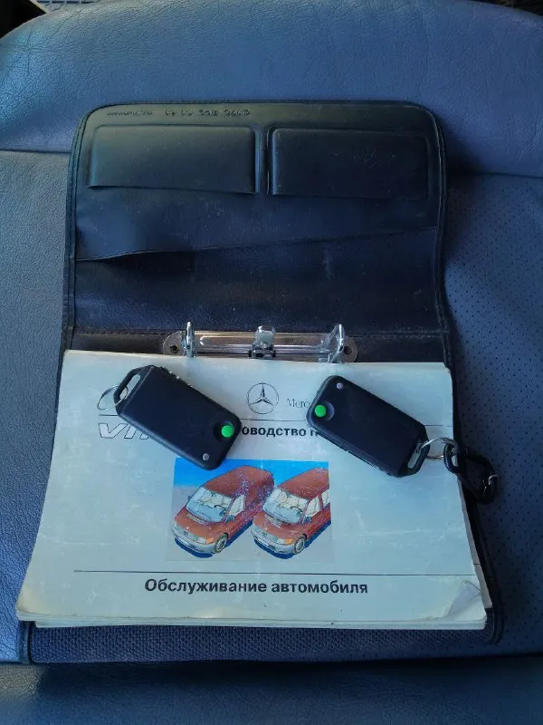 Mercedes vito,2,3 турбо 98 л. с. мкпп, 1998г. в. заводской v-класс, птс оригинал, два ключа. кузов в отличном состоянии, антикор по днищу и скрытым полостям, салон целый, сидения кожа, рабочий кондиционер, два люка, круиз-контроль, электростеклоподъёмники, по подвеске :новые передние стойки в сборе с опорными и пружинами, задние амортизаторы, тормозные диски с колодками перед и зад, ручник работает, сзади пневма, держит хорошо. двигатель простой с рядным тнвд, новая турбина. зимняя резина с-шка практически новая. в птс собственник я, ограничений нет. цена 850000.телефон+7 949 319-98-21 📞 звоните: +7(949)3199821 - фотография - 5