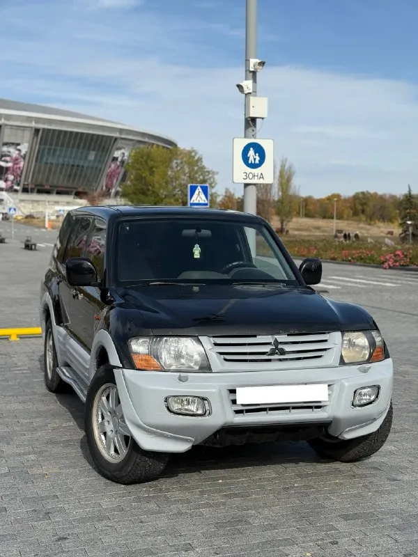 Mitsubishi pajero 2001г. 3.5 + at 3 владельца (до этого в одних руках 12лет. ) 255.000км пробег. (ес... - фотография