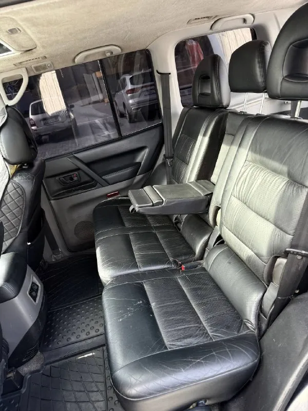 Mitsubishi pajero 2001г. 3.5 + at 3 владельца (до этого в одних руках 12лет. ) 255.000км пробег. (есть автотека, полностью зеленая) кузов хороший, есть вмятинки возрастные но в целом - он около идеальный для своих лет гнили нет двигатель в хорошем состоянии, не дымит, не троит - работает идеально ! в хорошем состоянии, переключает передачи незаметно, понижайка, полный привод все включается. по ходовой части все без нареканий черный кожаный салон в достойном состоянии (есть моменты только на передних сиденьях) панорамный люк круиз контроль, подогревы сидений, кондиционер, печка все работает. магнитола, музыка играет машина на данный момент на красивых номерах, продажа без номеров. цена: 790.000₽ такая цена только пока есть интересующий в продаже меня автомобиль звонить: +7949-501-00-09 📞 звоните: +7(949)5010009 - фотография - 5