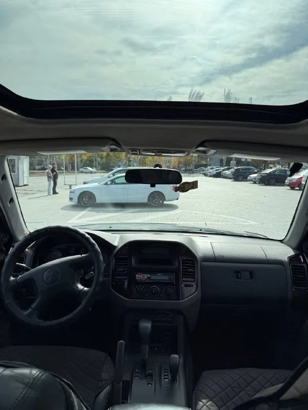 Mitsubishi pajero 2001г. 3.5 + at 3 владельца (до этого в одних руках 12лет. ) 255.000км пробег. (есть автотека, полностью зеленая) кузов хороший, есть вмятинки возрастные но в целом - он около идеальный для своих лет гнили нет двигатель в хорошем состоянии, не дымит, не троит - работает идеально ! в хорошем состоянии, переключает передачи незаметно, понижайка, полный привод все включается. по ходовой части все без нареканий черный кожаный салон в достойном состоянии (есть моменты только на передних сиденьях) панорамный люк круиз контроль, подогревы сидений, кондиционер, печка все работает. магнитола, музыка играет машина на данный момент на красивых номерах, продажа без номеров. цена: 790.000₽ такая цена только пока есть интересующий в продаже меня автомобиль звонить: +7949-501-00-09 📞 звоните: +7(949)5010009 - фотография - 6