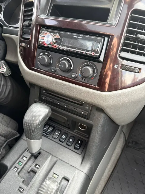 Mitsubishi pajero 2001г. 3.5 + at 3 владельца (до этого в одних руках 12лет. ) 255.000км пробег. (есть автотека, полностью зеленая) кузов хороший, есть вмятинки возрастные но в целом - он около идеальный для своих лет гнили нет двигатель в хорошем состоянии, не дымит, не троит - работает идеально ! в хорошем состоянии, переключает передачи незаметно, понижайка, полный привод все включается. по ходовой части все без нареканий черный кожаный салон в достойном состоянии (есть моменты только на передних сиденьях) панорамный люк круиз контроль, подогревы сидений, кондиционер, печка все работает. магнитола, музыка играет машина на данный момент на красивых номерах, продажа без номеров. цена: 790.000₽ такая цена только пока есть интересующий в продаже меня автомобиль звонить: +7949-501-00-09 📞 звоните: +7(949)5010009 - фотография - 7