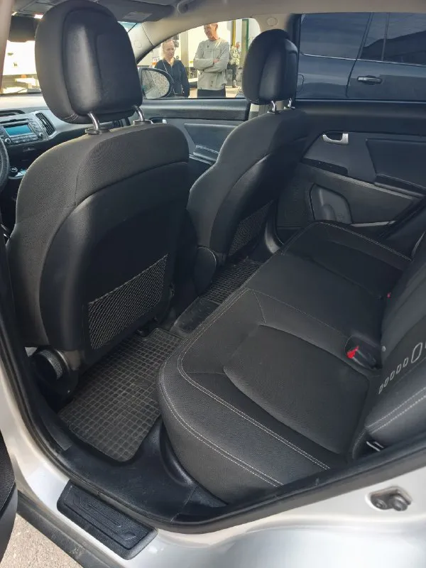 Продам свой kia sportage2013г. .2.0дизель. кпп автомат. пробег 170 000.покупалась новая в салоне. один хозяин. есть вся история обслуживания. цена 1.6мил. +7 949 326 61 04 📲 tg: @lucky_lizaa 📞 звоните: +7(949)3266104 - фотография - 6