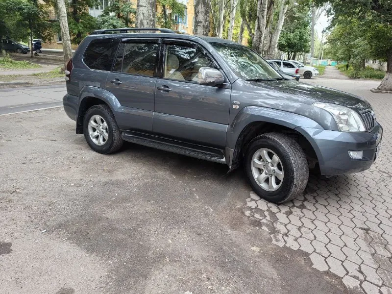 Таота ленд крузер прадо год 2005 дизель 3. л машина на ходу, стук в верхней части мотора, рамма читается в идеале цена 1м ₽. телефон+79493702945 - фотография - 3