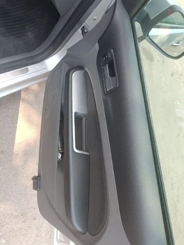 Фокус 2 рестайлинг. двс 1.8. пробег 190 000 км. предмаксимальная комплектация chia. пригнана с испании 3 года назад. с ориг пробегом 140 000км. установлен газ 4 поколение. мультируль круиз-контроль. двухзонный климатконтроль. подогревы сидений. 2-х д новая магнитола с камерой заднего вида. датчик света датчик дождя автозатемнение зеркала. 4 стеклоподъёмника. фаркоп. 4 подушки безопасности. салон и кузов-оцинкован в идеальном состоянии. арки пороги, крышка багажника обработаны в прошлом году для профилактики. поклеена бронепленка в проблемных местах. за машиной следил. +в придачу комплект зимней резины (почти новая 1 сезон откатала) на оригинальных 16 дисках с оригинальными фордовскими колпаками. органайзер в багажник. 2 комплекта ковриков. новый полный комплект задней ходовки с рычагами. запчасти кое-какие. из последнего новая рулевая рейка ( старую отдам тоже, ремкомплект только сменить, не текла, бесил стук, нужно было подтянуть гайку, в итоге поставил новую) цена 799 000р. торг +79493857688 сергей - фотография - 6