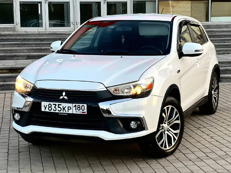 Mitsubishi asx sport 2016 год двигатель 2.4 бензин не путать с 1.6 и 2.0 бензином!мотор простой и мощный при этом экономная! японская сборка! родной пробег 127.000 км автомобиль в отличном состоянии, двигатель работает отлично, ходовая в отличном состоянии, коробка переключает без пинков, кузов целый без ржавчины и гнили. новая резина летняя,18 колеса, ходовые огни, большой сенсорный монитор, эл зеркала с подогревом, обогрев переднего и заднего стекла, помощь при спуске, круиз, климат, датчики света и дождя и еще много чего. машина полностью обслужена от а и до я !расход по городу 9,5-10 литров, едет очень шустро !цвет белый перламутр !цена 1.590.000₽ торг!+79493578236 - фотография - 2