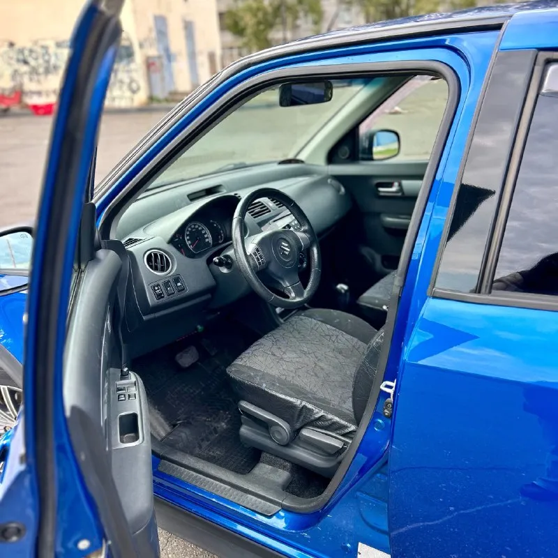 Продаю suzuki swift 2008 год, двигатель 1.3 бензин, амт обслуженная и работает без нареканий, пробег 151000 км (пробег оригинальный подтверждённый автотекой) могу скинуть автотеку по запросу. птс оригинальный, 4 владельца. в дтп не участвовала! есть пару подкрасов. в очень крутой комплектации, есть бесключевой доступ, кондиционер, полный мультируль, подогрев сидений и зеркал, задний парктроник, два ключа, птф, есть двухсторонняя сигнализация. по кузову есть жизненные коцки, ничего серьезного! салон ухоженный и чистый в очень хорошем состоянии. цена: 670 тыс рублей. осмотр г донецк, кировский рн. +79493078626 📞 звоните: +7(949)3078626 - фотография - 9