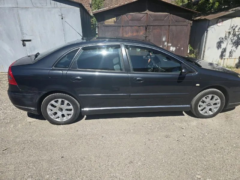 Продажа citroen c5 i рестайлинг (2006 г. ) двигатель 2.0 л (140 л. с. ) бензин пробег: 333 500 • просторный салон с высококачественной отделкой и отличной шумоизоляцией • гидропневматическая подвеска • высокий уровень безопасности • оцинкованный кузов • комплектация: климат-контроль, электропривод зеркал, датчик дождя, круиз (лимит)-контроль • коробка передач: автоматическая автомобиль находится в хорошем техническом состоянии и готов к эксплуатации. зимняя резина на дисках в комплекте. возможен торг при осмотре. для получения дополнительной информации и просмотра звоните по телефону +7949 312 9626 цена 500 000 руб. 📞 звоните: +7(949)3129626 - фотография - 4