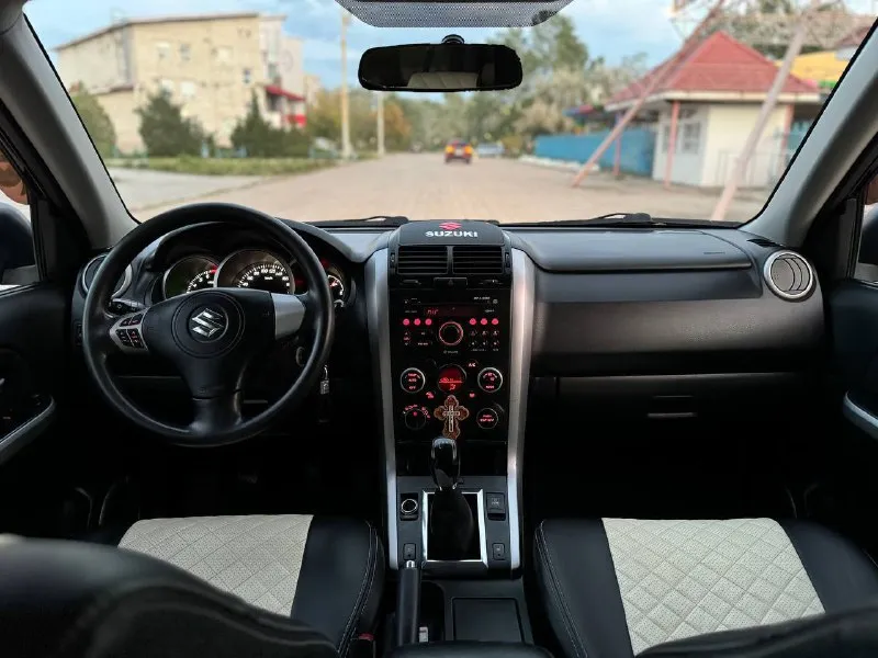 🇯🇵suzuki grand vitara🇯🇵 💰цена 1 030 000р 🏢город: мариуполь 📅год выпуска: 2008 🧾пробег: 221 761 км ⚙️двигатель: 2.0 ⛽топливо: бензин ⚙️кпп: механика 📞 телефон: +7-949-727-41-51 +7-989-263-55-56 +7-949-551-91-52 💾 описание: 🇯🇵настоящий японский🇯🇵 внедорожник ✔️ отличное внешнее и техническое состояние, кузов без дефектов. ✔️максимальная комплектация: - постоянный полный привод - кожаный мульти руль - полный электропакет - гидроусилитель руля - подогрев сидений - климат-контроль - кожаный салон - abs, srs, esp - два ключа улица шевченко 2️⃣6️⃣9️⃣ - фотография - 7