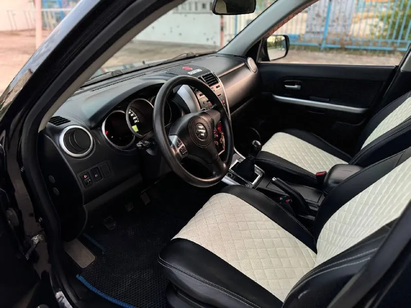 🇯🇵suzuki grand vitara🇯🇵 💰цена 1 030 000р 🏢город: мариуполь 📅год выпуска: 2008 🧾пробег: 221 761 км ⚙️двигатель: 2.0 ⛽топливо: бензин ⚙️кпп: механика 📞 телефон: +7-949-727-41-51 +7-989-263-55-56 +7-949-551-91-52 💾 описание: 🇯🇵настоящий японский🇯🇵 внедорожник ✔️ отличное внешнее и техническое состояние, кузов без дефектов. ✔️максимальная комплектация: - постоянный полный привод - кожаный мульти руль - полный электропакет - гидроусилитель руля - подогрев сидений - климат-контроль - кожаный салон - abs, srs, esp - два ключа улица шевченко 2️⃣6️⃣9️⃣ - фотография - 8