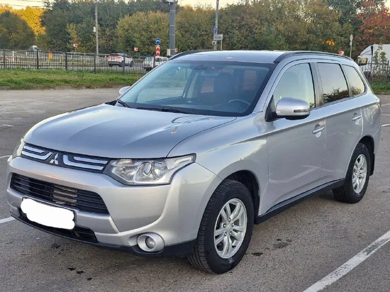 Mitsubishi аутлендер 2013 г. в 2.0 cvt. полный привод! 4×4! пробег оригинальный 178 000км. куплена и... - фотография