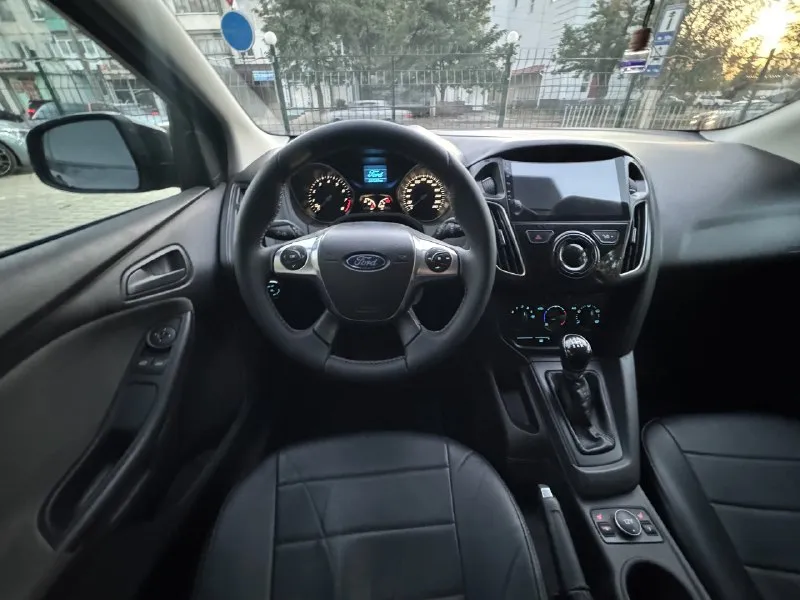 Ford фокус 3 2013 г. в. 1.6 механика 207 т родного пробега автомобиль в отличном состоянии, полностью обслужен и не требует ни каких вложений. по кузову ни каких замечаний нет, салон чистый, аккуратный, целый без дефектов. установлен андроид магнитола с камерой заднего вида, кондиционер работает, обогрев сидений и зеркал, сигнализация с автозапуском, новая резина на литых дисках. зимние покрышки нокиан проехали 1сезон отдам в подраок. юридически чистый автомобиль возможна продажа в кредит 💸 возможен обмен на ваш автомобиль цена: 750.000 руб осмотр: луганск +79595987777 📞 звоните: +7(959)5987777 - фотография - 5