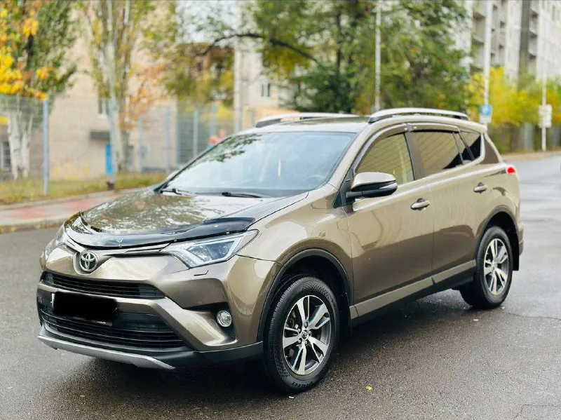 Toyota rav4 рестайлинг 2016г бензин 2.0 автомат автомобиль в хорошем состоянии не каких вложений не требует! с хорошей комплектацией! климат-контроль, круиз-контроль, мульти-руль, электра багажник, партроник, камера заднего вида, монитор, авто свет, датчик дождя, сигнализация star/line с автозапуском, и многое другое…. . с документами полный порядок!!! цена 1.885₽ все вопросы по тел +79494681080 - фотография - 7