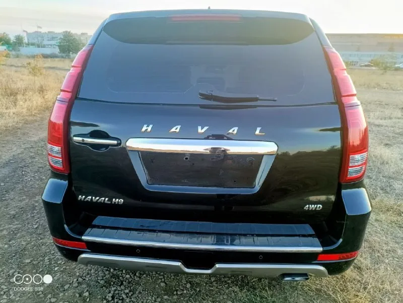 Продам haval h9 ✅ пробег 106 тыс км. ✅ 218 л/с ✅ 7 мест. ✅ не крашен, в заводском идеальном состоянии! оцинковка кузова с завода. ✅ рамный, полноприводный, с блокировкой дифференциала и понижающим рядом передач. коробка классика zf со спорт режимом и подрулевыми лепестками. ✅ салон - кожа, люк, два кондиционера, все самые последние опции для комфорта. 💰 2,3 млн. торг возможен. ‼объявление не мое. звонить по номеру : +7 (949) 326-05-41 📞 звоните: +7(949)3260541 - фотография - 5