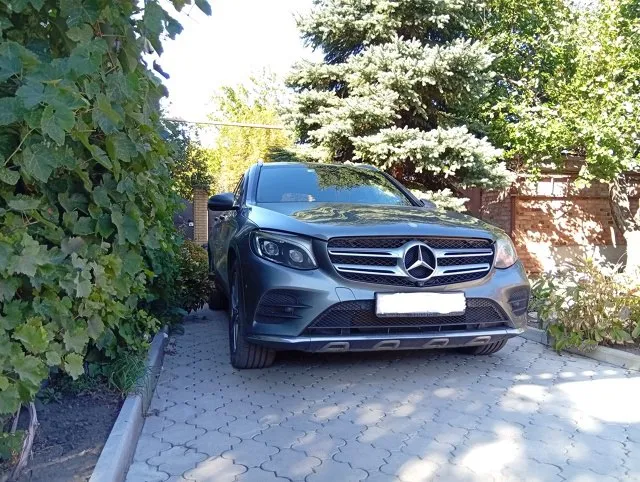 Продажа в днр осмотр город донецк mercedes glc-класс год выпуска: 2019 двигатель: дизель, 2.1 л коробка передач : привод: 4wd цвет: серый пробег : 146 000 км в дтп не участвовал, родной пробег, родной окрас, все во время обслуживалось. цена: 3350000 рублей +79494082091 или телеграм +79495101524 📞 звоните: +7(949)4082091 - фотография - 2