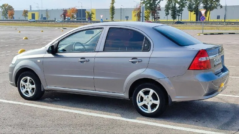 Chevrolet aveo, 2007 1.4 ат 118 тыс зелёная автотека автомат полноценный птс оригинал корейская сборка кондиционер заправлен и двигатель на отлично. все то сделано, сел поехал цена 610000₽ торг луганск +79591242277 📞 звоните: +7(959)1242277 - фотография - 4