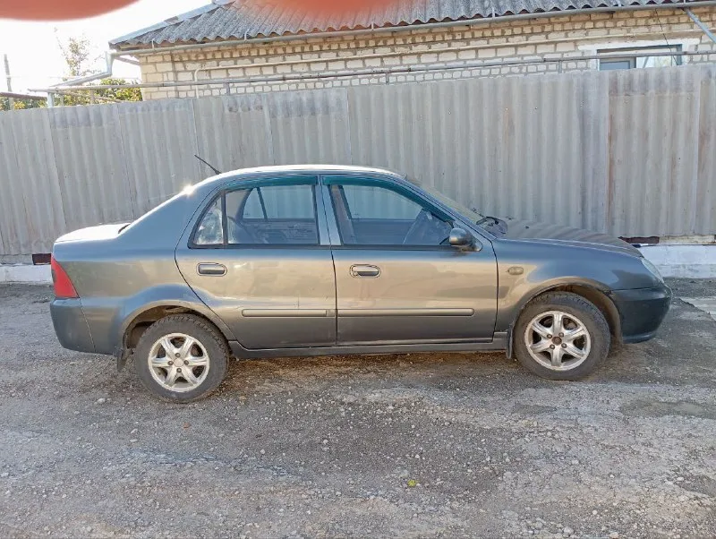 Продам джили ск 1.5 2008 год один хозяин, двигатель в идеальном состоянии ходовая не гремит! резина новая! аккумулятор новый ! абс работает, есть регулировка руля, гидрач работает, кондиционер присутствует!!! по кузову есть небольшие нюансы. переоформление без каких либо проблем!цена 230тыс небольшой торг присутствует! цена жигулей! номер для связи+79497170728 - фотография - 4