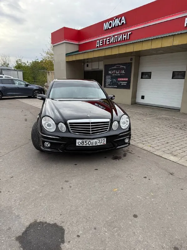 Продам mercedes 211 2005 года, 2/2 механика, в отличном состоянии, салон- кожа рыжиков по кузову нет... - фотография