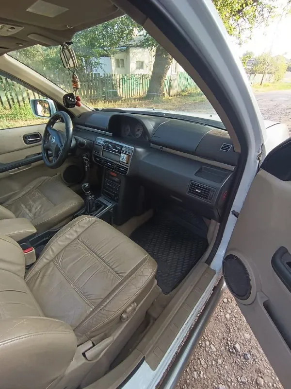 Продам nissan икстреил т-30, турбо 2.2 в хорошем состоянии, на полном ходу, кожаный салон, климат контроль, музыка, сигнализация, понарамная крыша, полный электро пакет, документы в порядке, стоят красивые диски на хорошей резине, джип обслужен готов к зиме, зимние колёса тоже есть, +79493958604 донецк, цена 600 тыс. руб. 📞 звоните: +7(949)3958604 - фотография - 5