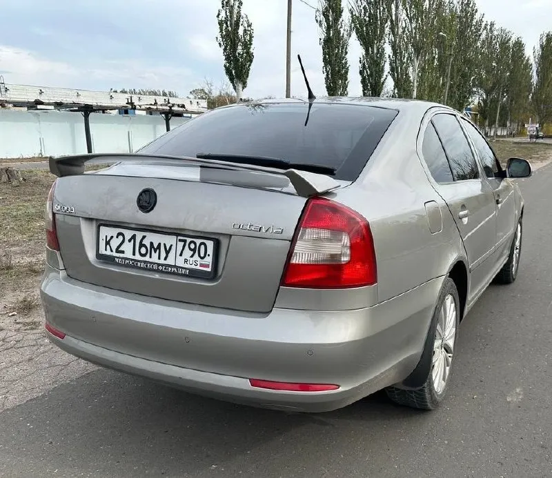 Цена 💥 770 000 руб 🔥 продам skoda octavia 2011 года мотор 1.8 бензин коробка автомат автомобиль на полном ходу за всю историю 2 владельца пробег 210 000 км мотор работает хорошо коробка не пинает едет достойно по кузову целая, гнили, рыжиков нет хорошая резина, музыка, мультируль по ходовой всё нормально, не стучит с документами полный порядок г донецк цена 💥 770 000 руб 🔥 +79493198433 - фотография - 5