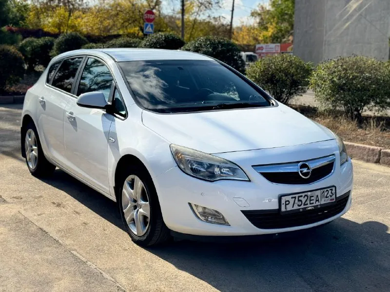 Opel astra год выпуска: 2012 двс: 1.6 кпп: автомат пробег: 151 000 км ✅оригинальный пробег ✅технически исправен и обслужен стоимость: 870 000₽ возможна продажа в кредит осмотр в донецке, калининский район 📞 +79496993190 - фотография - 2