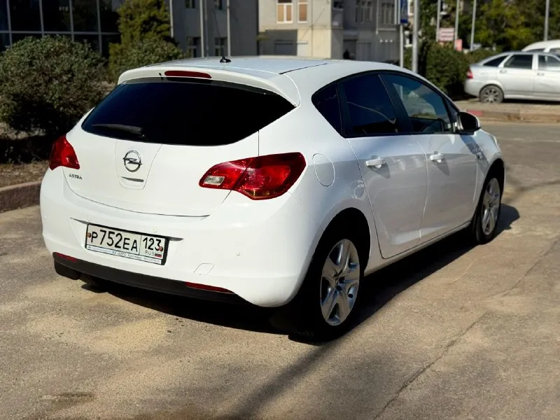 Opel astra год выпуска: 2012 двс: 1.6 кпп: автомат пробег: 151 000 км ✅оригинальный пробег ✅технически исправен и обслужен стоимость: 870 000₽ возможна продажа в кредит осмотр в донецке, калининский район 📞 +79496993190 - фотография - 3