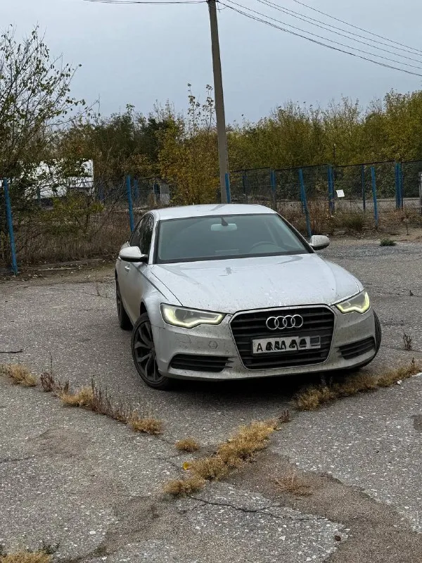 В продаже audi a6 c7 2011 года цена 1.250.000🍋 данного автомобиля 2.0 tfsi (gen 3). не дымит, не троит, работает как часики. пробег :218 тысяч км. коробка без пинков и дерганий. ходовая часть в идеале. автомобиль в отличном состоянии комплектация : ~климат контроль 2-х зонный ~круиз контроль ~датчик дождя, датчик света ~голосовое управление ~5 режимов езды (спорт, комфорт и т. д) ~autohold ~start/stop резина зима/лето по машине проведено много работ, вложено много денег и сил, наряды работ присутствуют. есть одна ошибка ( на машину никак не влияет). писать могу очень много еще, все расскажу при встрече. осмотр :г донецк - макеевка. номер телефона +79495195303 без торга, цена адекватная. 📞 звоните: +7(949)5195303 - фотография - 3