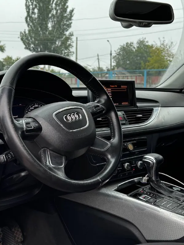 В продаже audi a6 c7 2011 года цена 1.250.000🍋 данного автомобиля 2.0 tfsi (gen 3). не дымит, не троит, работает как часики. пробег :218 тысяч км. коробка без пинков и дерганий. ходовая часть в идеале. автомобиль в отличном состоянии комплектация : ~климат контроль 2-х зонный ~круиз контроль ~датчик дождя, датчик света ~голосовое управление ~5 режимов езды (спорт, комфорт и т. д) ~autohold ~start/stop резина зима/лето по машине проведено много работ, вложено много денег и сил, наряды работ присутствуют. есть одна ошибка ( на машину никак не влияет). писать могу очень много еще, все расскажу при встрече. осмотр :г донецк - макеевка. номер телефона +79495195303 без торга, цена адекватная. 📞 звоните: +7(949)5195303 - фотография - 5