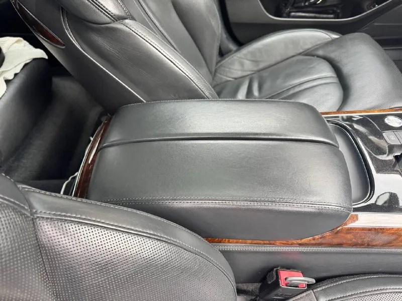 В продаже отличный автомобиль бизнес класса, audi a8 long 3.0 tfsi, 2015 года. состояние около идеальное, двигатель и акпп идеально, рестайлинг двс crea модернизированный и без проблемный, коробка zf8hp шикарно работает с огромным запасом прочности. полностью обслужена и не требует каких либо вложений, масла во всех агрегатах относительно недавно менялись, тормозная система новая в круг zimmerman. ошибок и прочих дефектов нет. автомобиль без дтп, полностью в заводском окрасе (за исключением одного пятна на крыле), стекла все оригинал даже лобовое (есть пару сколов ремонтных). обслуживание строго раз в 7,5 тыс км. только качественными расходниками. сиденья просто шикарные, огромное количество настроек, вентиляция и подогревы на всех сиденьях. матричные фары - свет изумительный. пробег у авто в основном трассовый. по остальным вопросам звоните. тел. +79498090909 цена 2.300.000₽ 📲 tg: @andrekorne 📞 звоните: +7(949)8090909 - фотография - 6