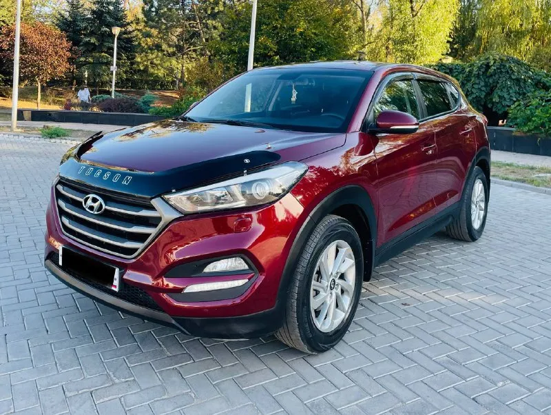 Hyundai tucson рейсталинг lux max эксплуатация с 2017 года двигатель 2.0 бензин коробка автоматическая пробег родной 116 тыс км. автомобиль в хорошем состоянии живой !!! в ближайшем времени не требует вложений !!! пред максимальная комплектация, ухоженный салон достойный, датчики света, и дождя, подогревы всех сидений, подогрев зеркал и стекл, полный электропакет, большая мультимедиа, блютус громкая связь, новые летние шины, два пульта два ключа, и многое другое ! с документами полный порядок, могу присутствовать в мрэо для полного переоформления, автотека полностью зелень 🌿 продажа авто г. донецк цена за достойное авто 1645:000 ₽ срочно нужны финансы срочно срочно цена на один день такая таких авто единицы достойный срочная продажа очень срочно остальные вопросы по номеру +79493969855 ростислав - фотография - 3