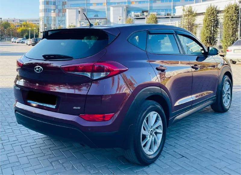Hyundai tucson рейсталинг lux max эксплуатация с 2017 года двигатель 2.0 бензин коробка автоматическая пробег родной 116 тыс км. автомобиль в хорошем состоянии живой !!! в ближайшем времени не требует вложений !!! пред максимальная комплектация, ухоженный салон достойный, датчики света, и дождя, подогревы всех сидений, подогрев зеркал и стекл, полный электропакет, большая мультимедиа, блютус громкая связь, новые летние шины, два пульта два ключа, и многое другое ! с документами полный порядок, могу присутствовать в мрэо для полного переоформления, автотека полностью зелень 🌿 продажа авто г. донецк цена за достойное авто 1645:000 ₽ срочно нужны финансы срочно срочно цена на один день такая таких авто единицы достойный срочная продажа очень срочно остальные вопросы по номеру +79493969855 ростислав - фотография - 5