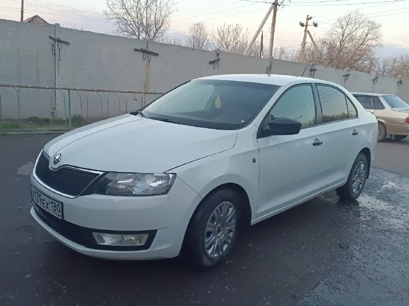 Продам шкоду рапид. год выпуска 2017.коробка передач механика. двигатель 1.6мра. .пробег 216тыс. км. цена 900тыс. руб. конт. тел +79944876914 - фотография - 2