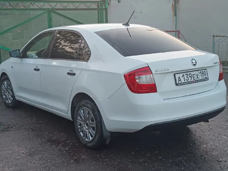 Продам шкоду рапид. год выпуска 2017.коробка передач механика. двигатель 1.6мра. .пробег 216тыс. км. цена 900тыс. руб. конт. тел +79944876914 - фотография - 4