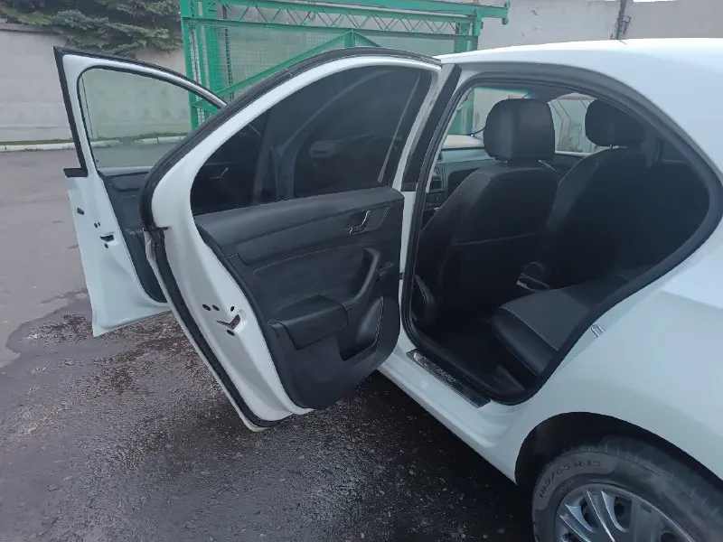 Продам шкоду рапид. год выпуска 2017.коробка передач механика. двигатель 1.6мра. .пробег 216тыс. км. цена 900тыс. руб. конт. тел +79944876914 - фотография - 7