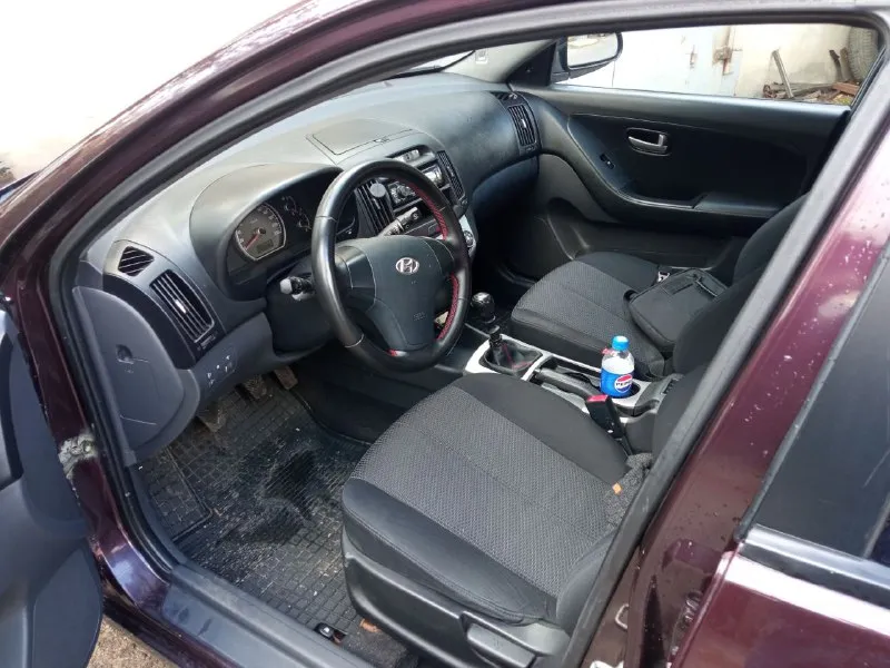 Продам авто hyundai elantra мотор 1.6 цена: 530 000 торг год выпуска: 2007 город: донеце автомобиль в хорошем состояние. салон чистый, ухоженный. по двигателю и коробке никаких проблем нет. один ключ, электро стеклоподъемники, подогрев сидений, кондиционер, все работает. то проходила всегда по регламенту, доедет куда угодно. хорошая резина. гнили и рыжиков нет. с документами полный порядок, юридически без ограничений, полное переоформление. +7 (949) 4599686 - фотография - 5